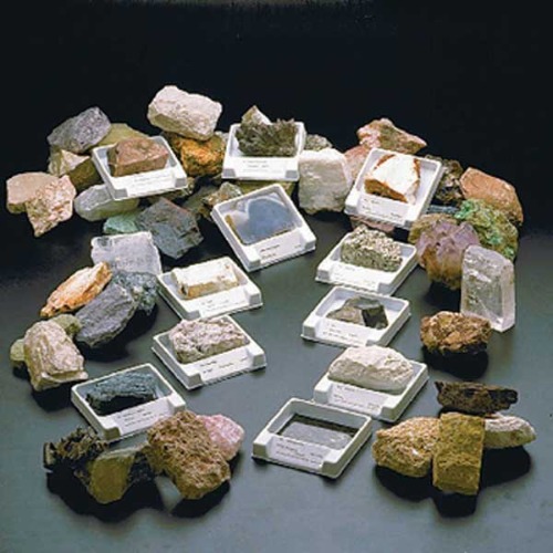전시용 암석 표본 100종